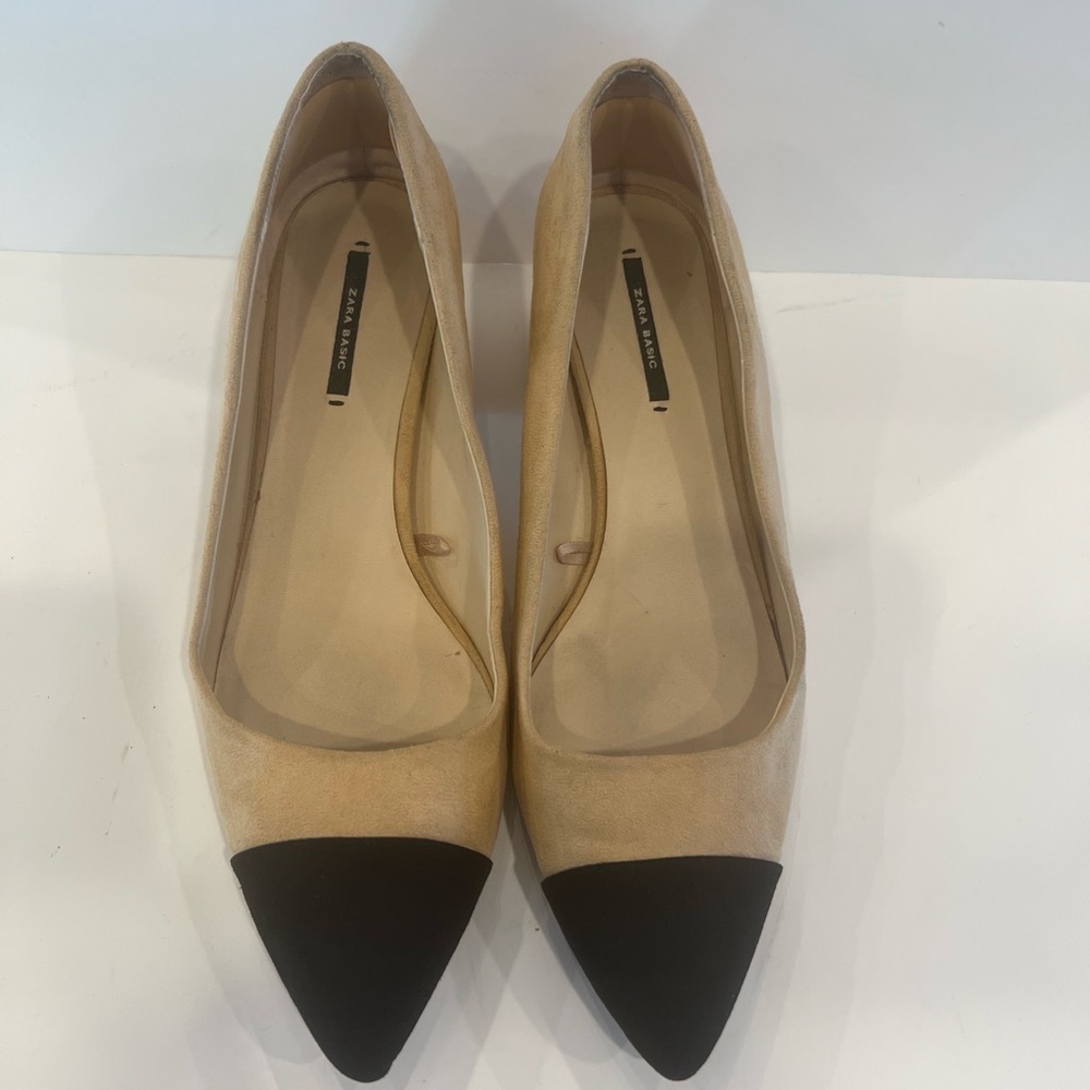 Zara Two-Tone Pointed shoes in Beige and Black 2” heels Size 39